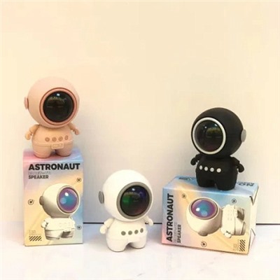 Портативная колонка с RGB подсветкой Astronaut