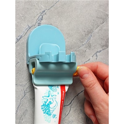 Держатель для зубных щёток с выдавливателем для пасты на липучке, 7×5,2×8 см, цвет МИКС