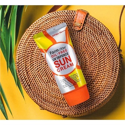 Солнцезащитный крем с высоким фактором защиты FarmStay Oil-Free Uv Defence Sun Cream SPF50+ PA+++ 70мл