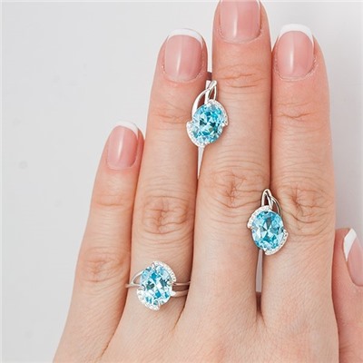 Серебряное кольцо с фианитом голубого цвета 024